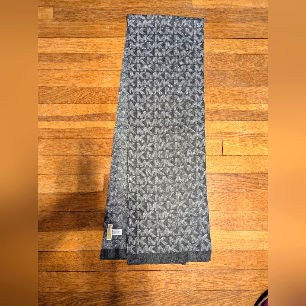 Michael Kors Gray Knit Scarf